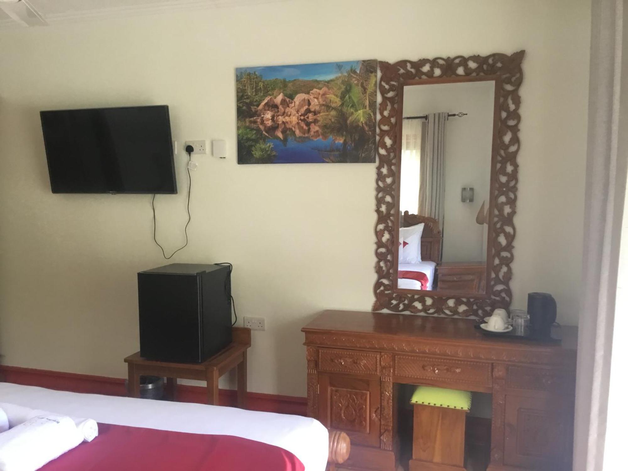 Benjamine'S Guesthouse La Digue Buitenkant foto